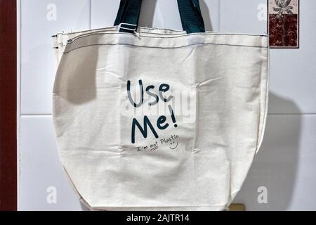 Cloth Bag With SAY NO TO PLASTIC BAGS Logo Stock Photo Alamy