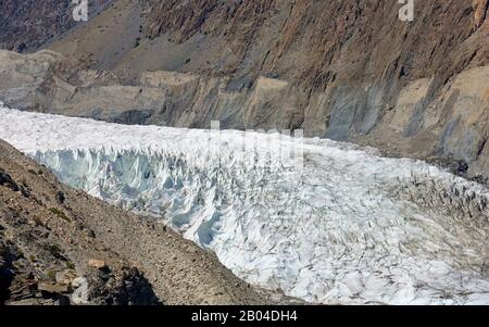 Mountain Scenery Passu Hunza Valley Pakistan Stock Photo Alamy