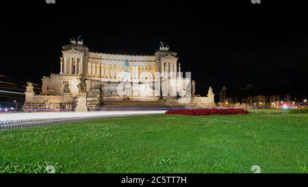 National Monument At Night Monumento Nazionale A Vittorio Emanuele II