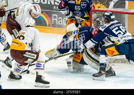 Save By Goalkeeper Leonardo Genoni Ev Zug National