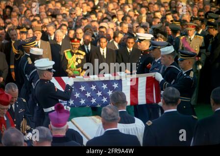 ST C422 73 63 25 November 1963 Mourners Attend The Burial Service For