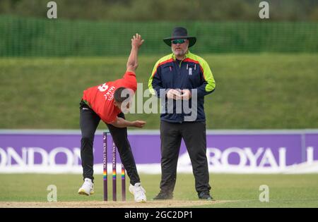 Group B Nottinghamshire Outlaws Take On Leicestershire Foxes At The