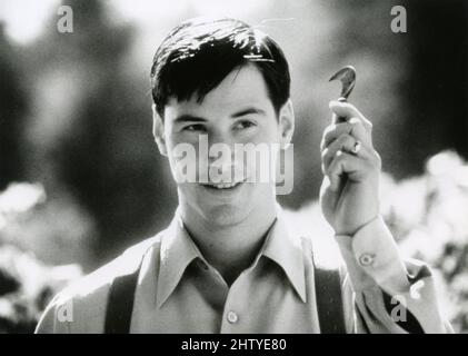 Keanu Reeves In A Walk In The Clouds Directed By Alfonso Arau