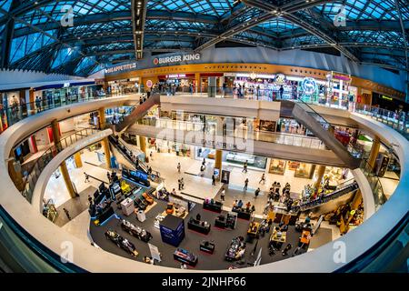 North Atrium Of Suntec City Mall Singapore Stock Photo Alamy