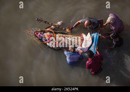 Dhaka Bangladesh Th Oct Hindu Devotees Carry An Idol Of The