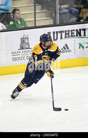 Quinnipiac Bobcats Defenseman Tj Friedmann Prepares To Shoot