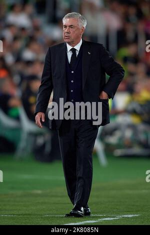 Real Madrid S Head Coach Carlo Ancelotti Centre Talks To Real Madrid