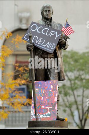 Moses Cleaveland Statue Public Square Cleveland Ohio Stock Photo Alamy