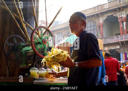 Street Food Vendor On Laad Bazaar Or Choodi Bazaar Old Market Located