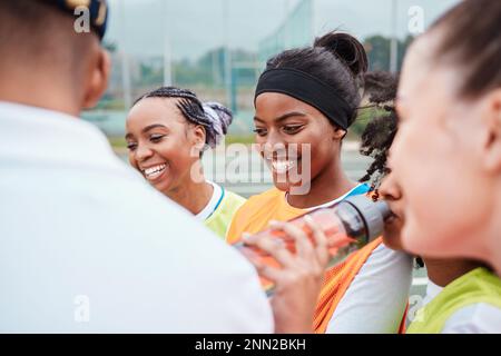 Netball Plan Sports Team And Coach Explain Game Strategy Teamwork