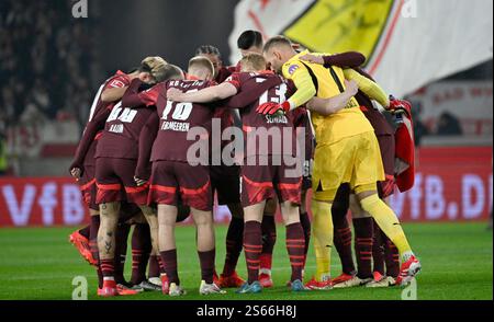 Teambuilding Kreis Der Mannschaft Vor Spielbeginn Fc Augsburg Fca