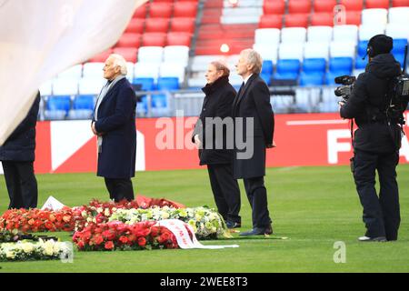 Tausende Haben In Der Allianz Arena Abschied Von Der Fussball Legende