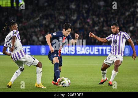 Paris Saint Germains Midfielder Lee Kang In Looks On During The French