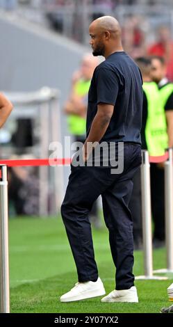 Trainer Coach Vincent Kompany FC Bayern Muenchen FCB Am Spielfeldrand