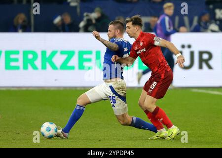 Daniel Hanslik Kaiserslautern Im Zweikampf Mit Philipp Maier Ulm