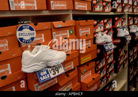 Nike outlet coupons tanger