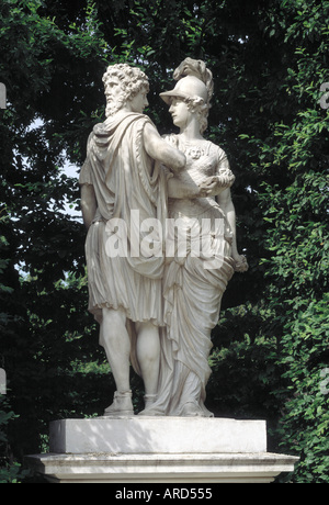 Wien Schlo Sch Nbrunn Figuren Im Parterre Dornauszieherin Stock