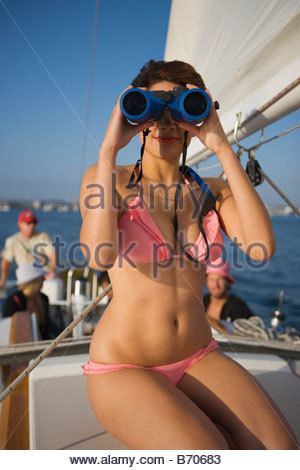 Squirmy vibrator purple Bikini woman with binoculars