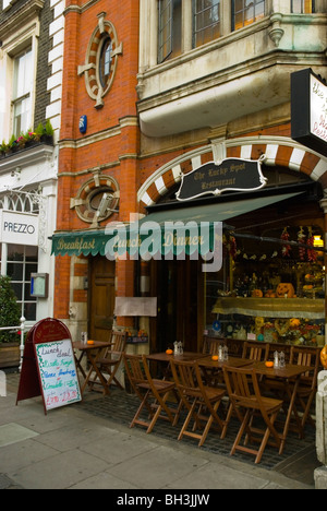 London Mayfair outdoor tables at restaurant or pub Stock Photo