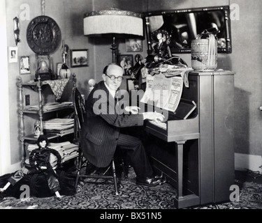 JEROME KERN (1885-1945) US composer with daughter Betty in 1945 Stock