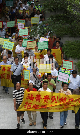 Hundreds Of Truck And Bus Drivers In Hong Kong Stage A Country Wide