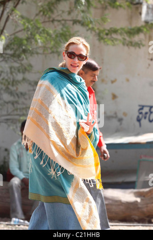 Julia Roberts On Location Filming Eat Pray Love New Delhi India