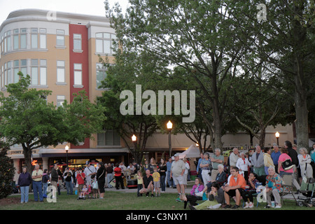 Lakeland Florida First Friday Sun'n Fun Festival Munn Park audience