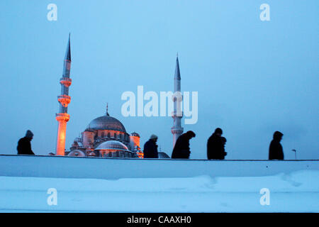 Near The Yeni Mosque Valide Mosque In Istanbul Turkey Stock Photo