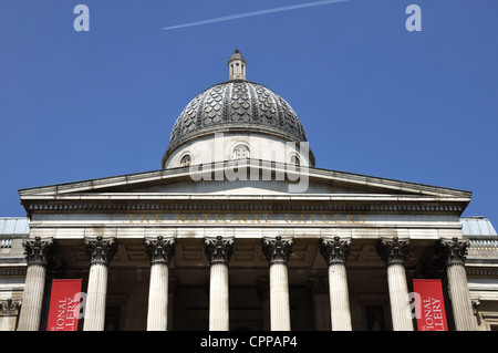 National Portrait Gallery And Trafalgar Square Fountain London Stock