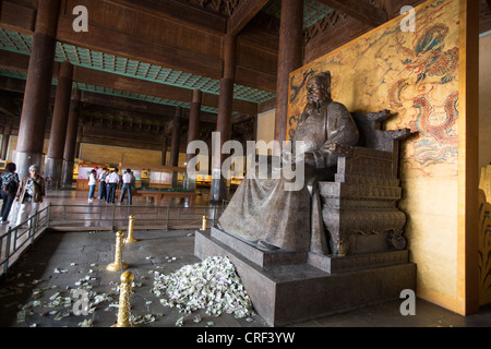 China Beijing Chang Ling Statue Of The Yongle Emperor Bronze Figure