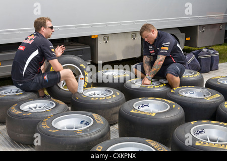 Red Bull Team Mechanics Prepare The RB1 F1 Car At The Goodwood Festival