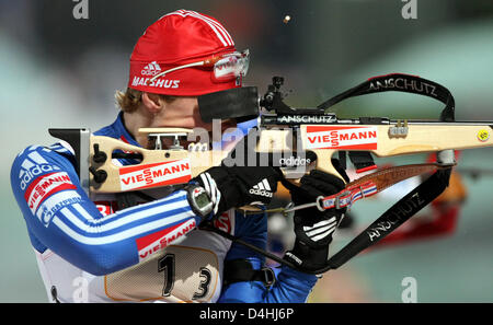 Russian Biathlete Olga Zaitseva Shoots During The Women S X Km Relay