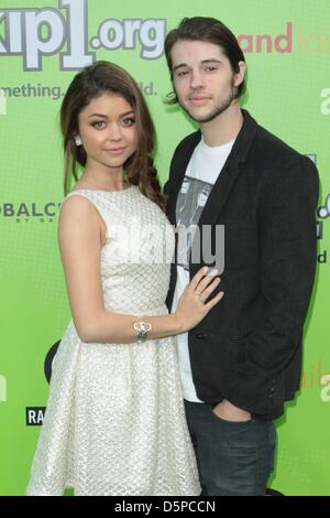 Sarah Hyland And Matt Prokop On Their Way To The Mtv Video Music