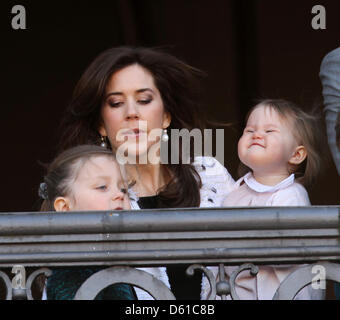 danish-crown-princess-mary-and-her-daughters-josephine-r-and-isabella-d61c8b.jpg