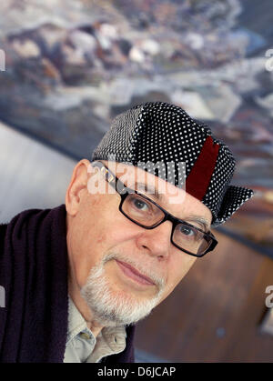 ... Painter Sighard Gille stands at his ceiling painting 'Gesang vom Leben' ...