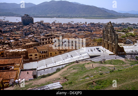 facade of ruins of st pauls cathedral macau d6xjp0