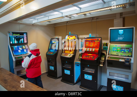 Las vegas airport gambling machines