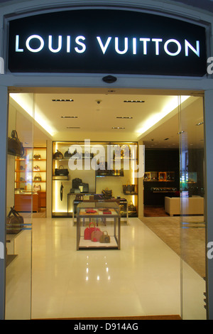 Interior with shops, Louis Vuitton, luxury hotel, casino, Bellagio Stock Photo, Royalty Free ...