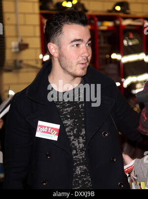dec 14 2012 manhattan new york u s the grinch opening to dr seuss how the grinch stole christmas