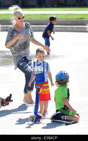 Pregnant Gwen Stefani Spends The Day At Douglas Park With Her Two Sons