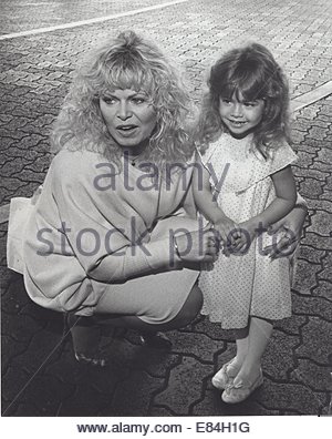 SALLY STRUTHERS with daughter Samantha Struthers Rader in Stock Photo
