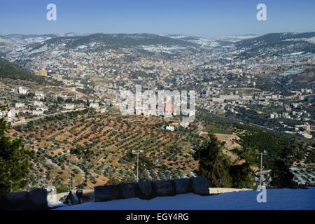 jordan-winter-in-the-jordan-valley-note-snow-on-hills-and-in-vineyards-egy4rg.jpg