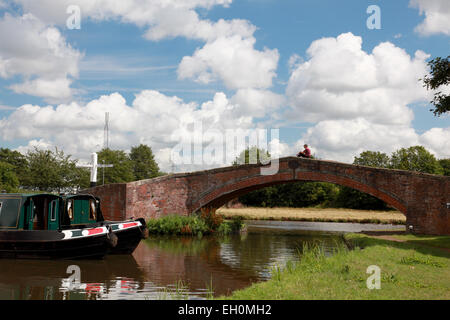 Hire boats belonging to canal narrowboat holiday company ...