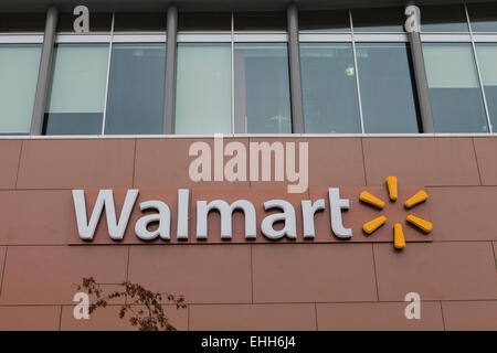 A Walmart store sign Stock Photo, Royalty Free Image: 75033855 - Alamy