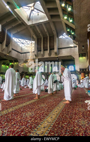 Tan’im, Saudi Arabia - Mar 12 : Muslims Pray Inside Taneem Mosque Stock 