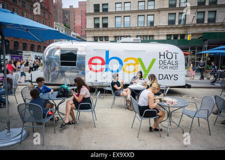 Hot deals pop up