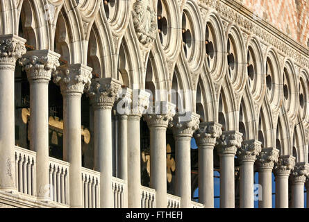 Venetian Gothic the doge's palace is a palace built in venetian gothic style, and Venetian Gothic the doge's palace is a palace built in venetian gothic style, and