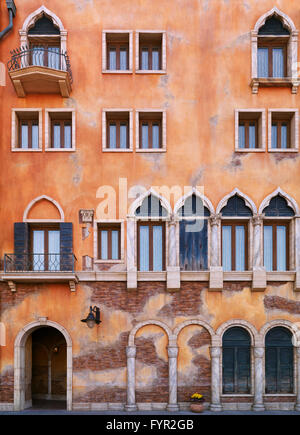 Venetian Gothic window in venetian gothic style of an old italian palace stock Venetian Gothic window in venetian gothic style of an old italian palace stock
