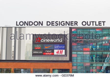 London designer outlet shopping mall centre and hilton hotel Wembley Stock Photo, Royalty Free ...