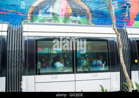 Eduardo Kobra S Mural Named Native People From The 5 Continents Povos